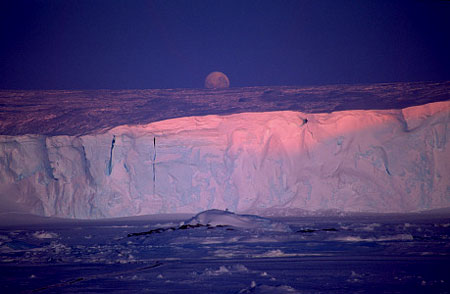 The_Antarctic_glacier_2.jpg