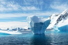 От Антарктиды откололся ледник