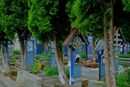 Чимитирул-Весел, или Весёлое кладбище