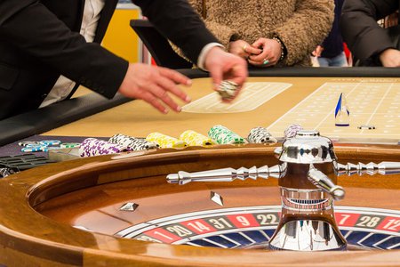 Самые захватывающие азартные игры, перешедшие из оффлайн в онлайн казино