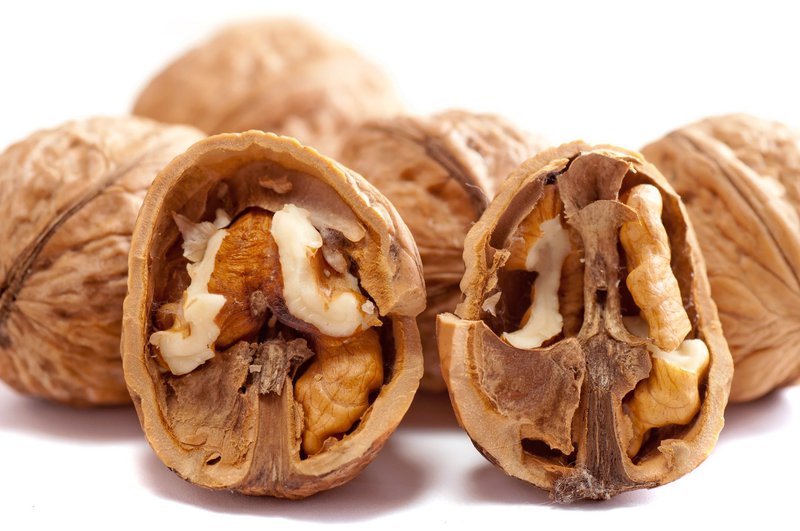 walnuts-2312506_1920.jpg